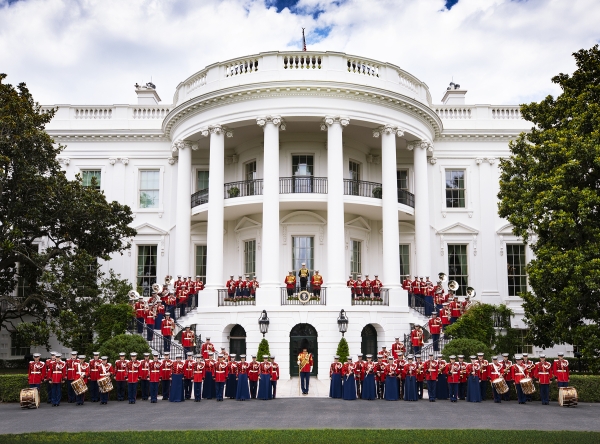band infront of whitehouse